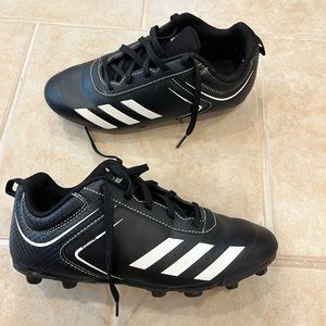 Adidas baseball cleats size 3.5 boys